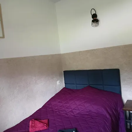 شقة Apartament Nad Lochami *